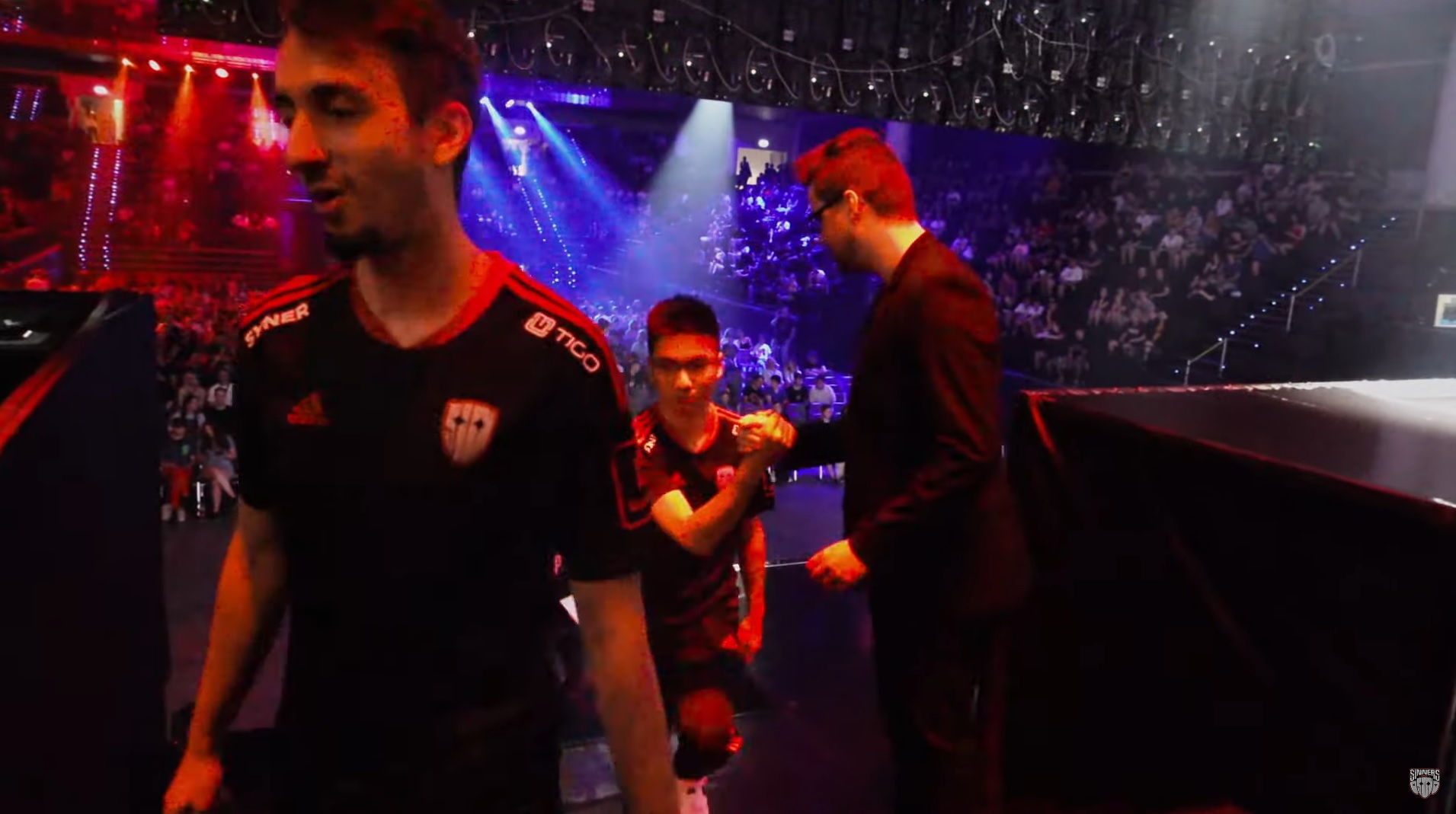 Změna v LoL sestavě SINNERS. R0bbeda nahradí polský talent HeSSZero