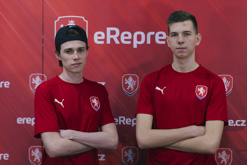 Finále eRepre rozhodlo. Česko budou reprezentovat Emerickson a DRMi10
