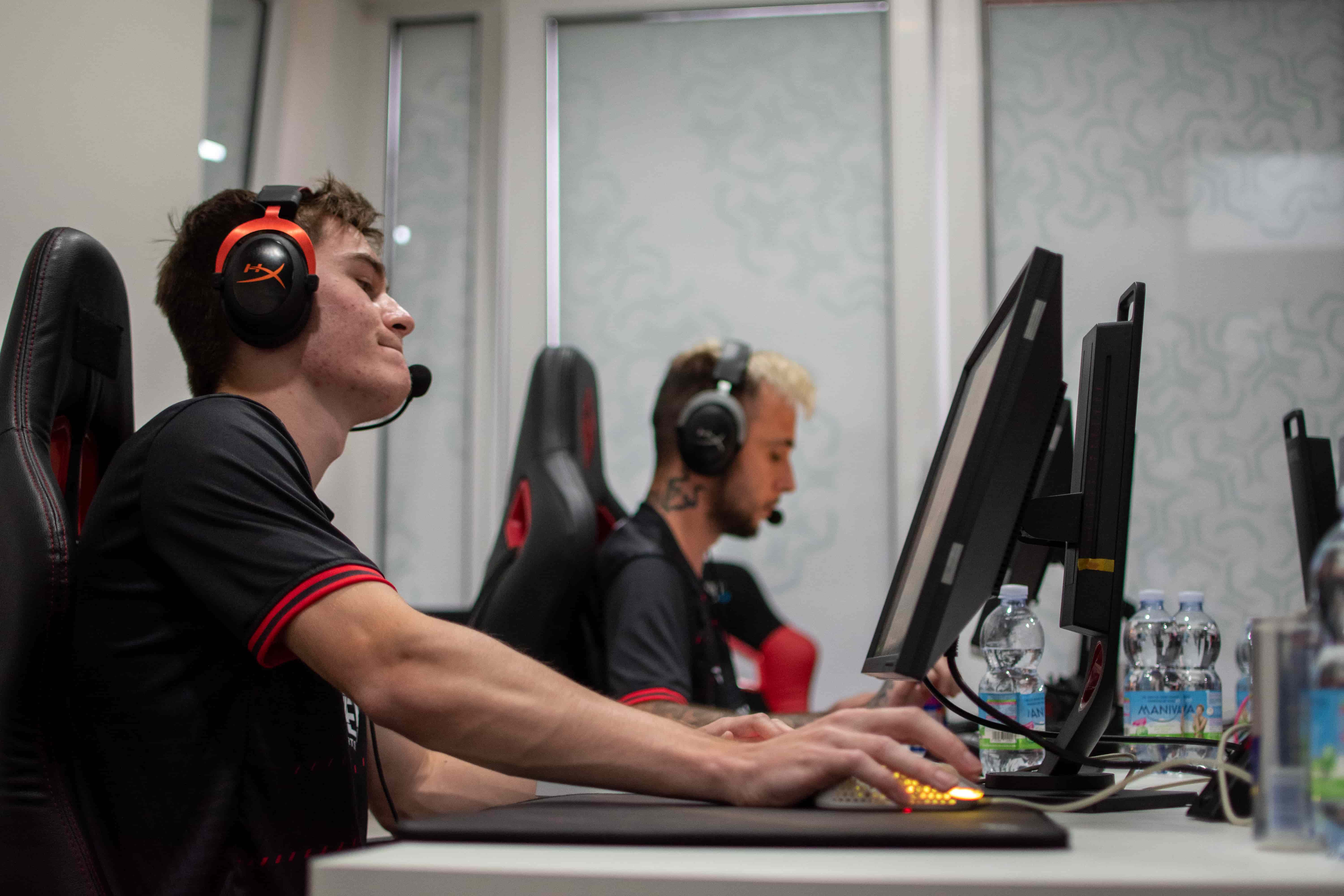 PREVIEW sobotního semifinále Sazka eLEAGUE. Kdo si zahraje o titul?