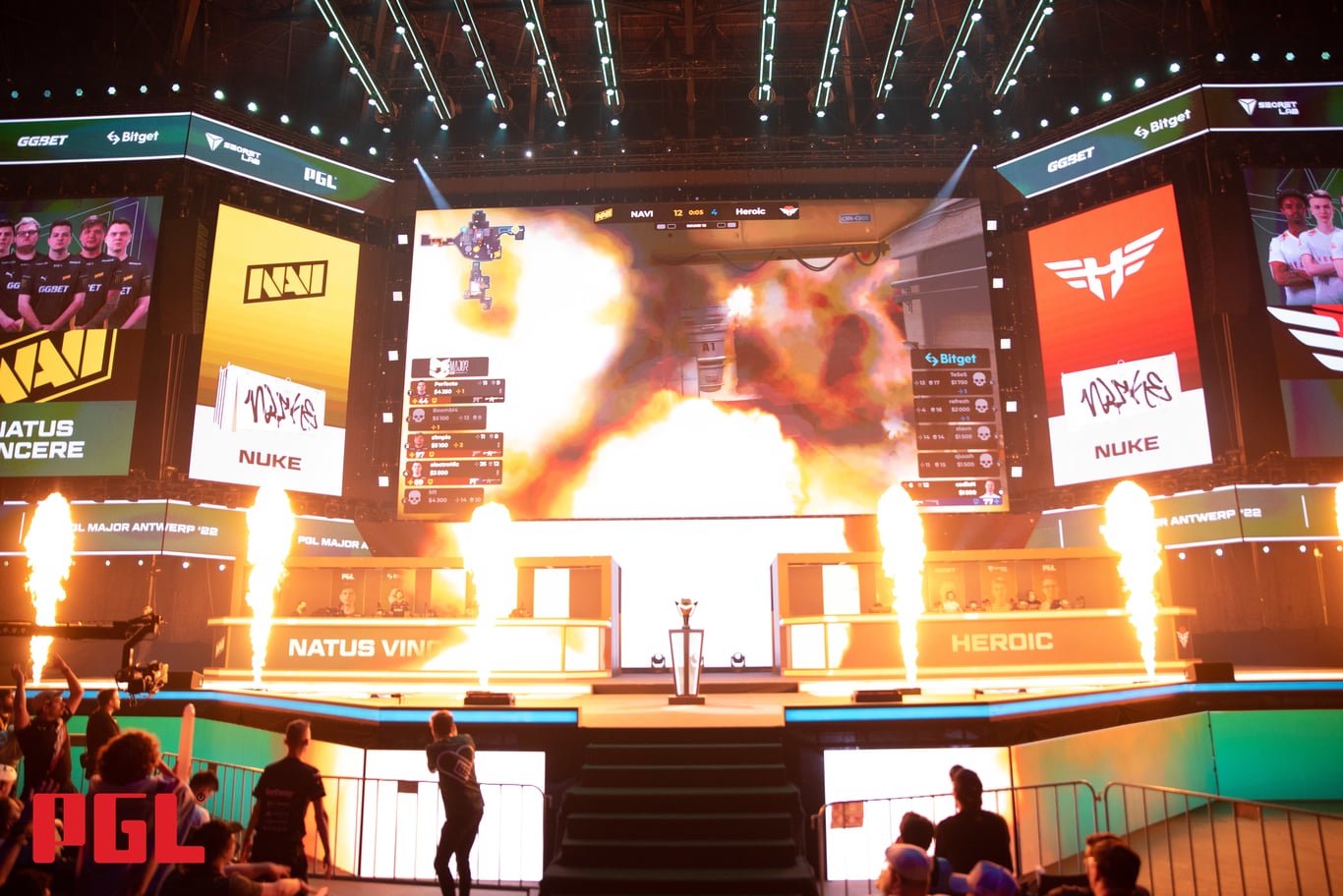Semifinále PGL Major Antwerp nabídne souboje TOP 3 týmů světa a ruského překvapení. Kdo večer uspěje?