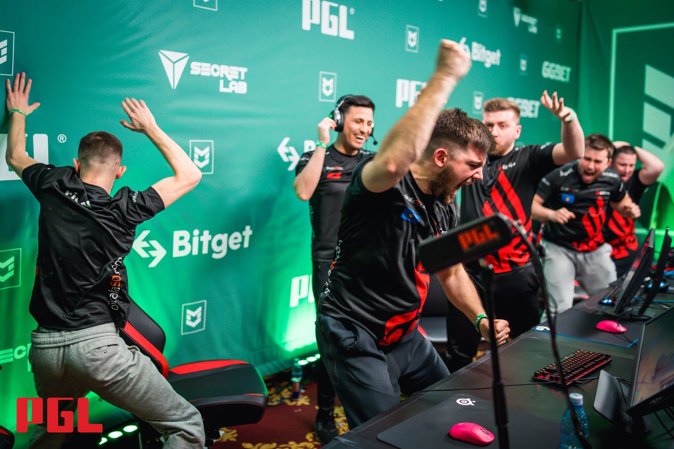 Kvalifikace na PGL Major 2022: BNE jako tým bez organizace, gratulace i od kosovského premiéra
