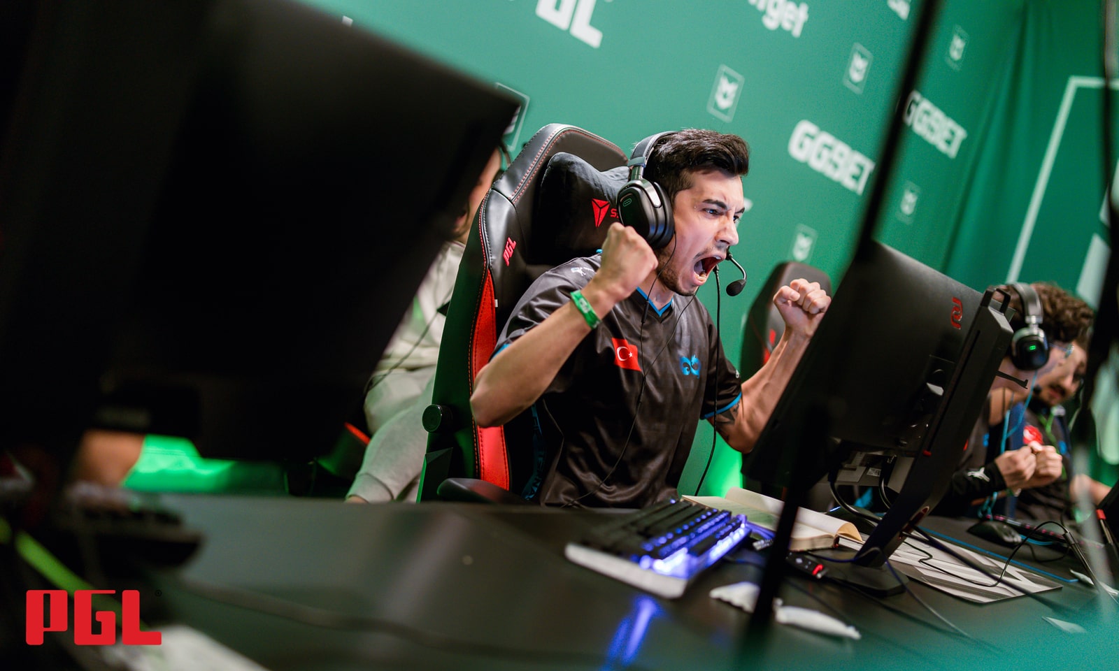 Fnatic končí! Legendární celek prohrál s Eternal Fire a vypadl z kvalifikace o PGL Major Antwerp