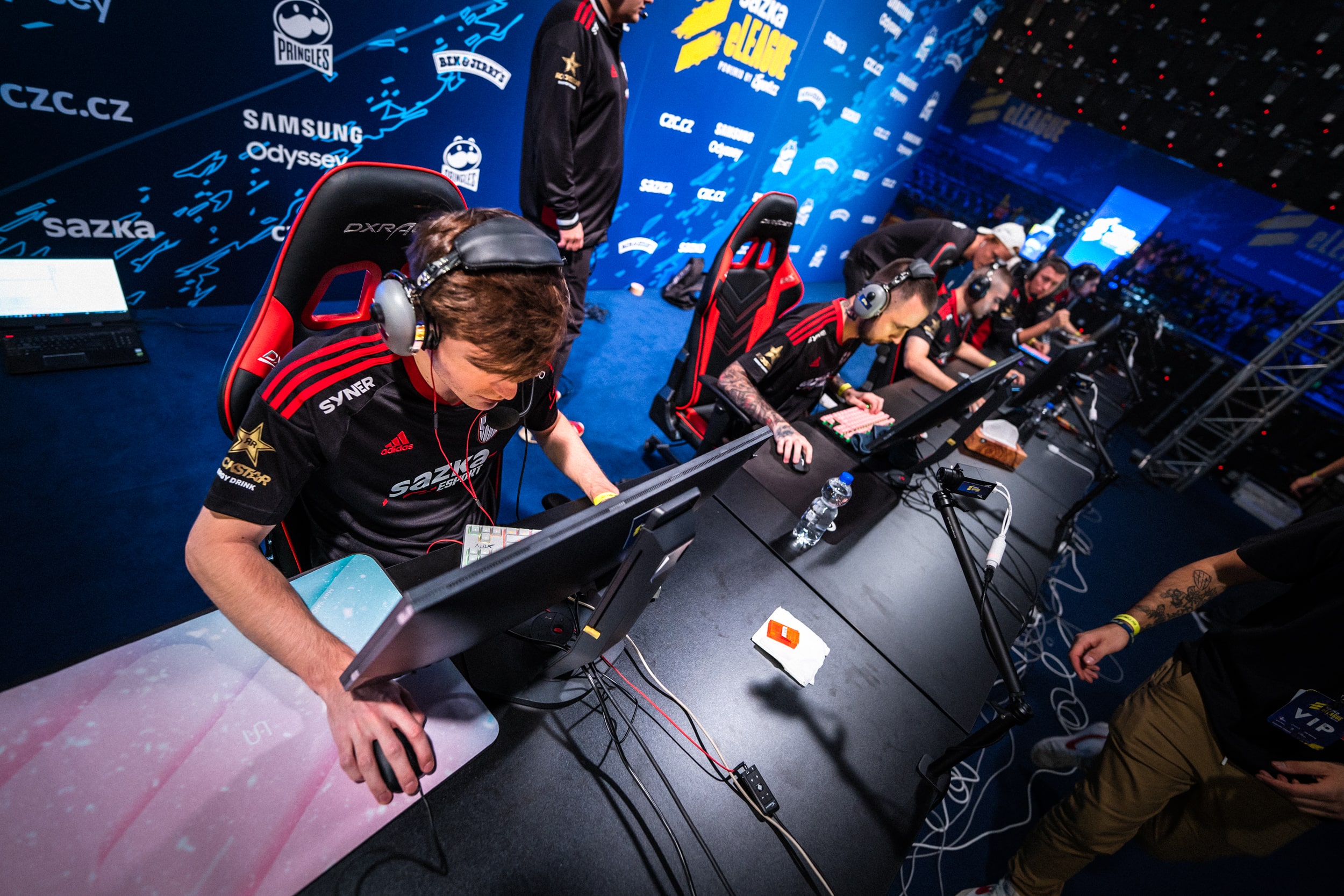 Tolik očekávaná bitva je tady. SINNERS se utkají s DNE o poslední slot do play-off EU turnaje