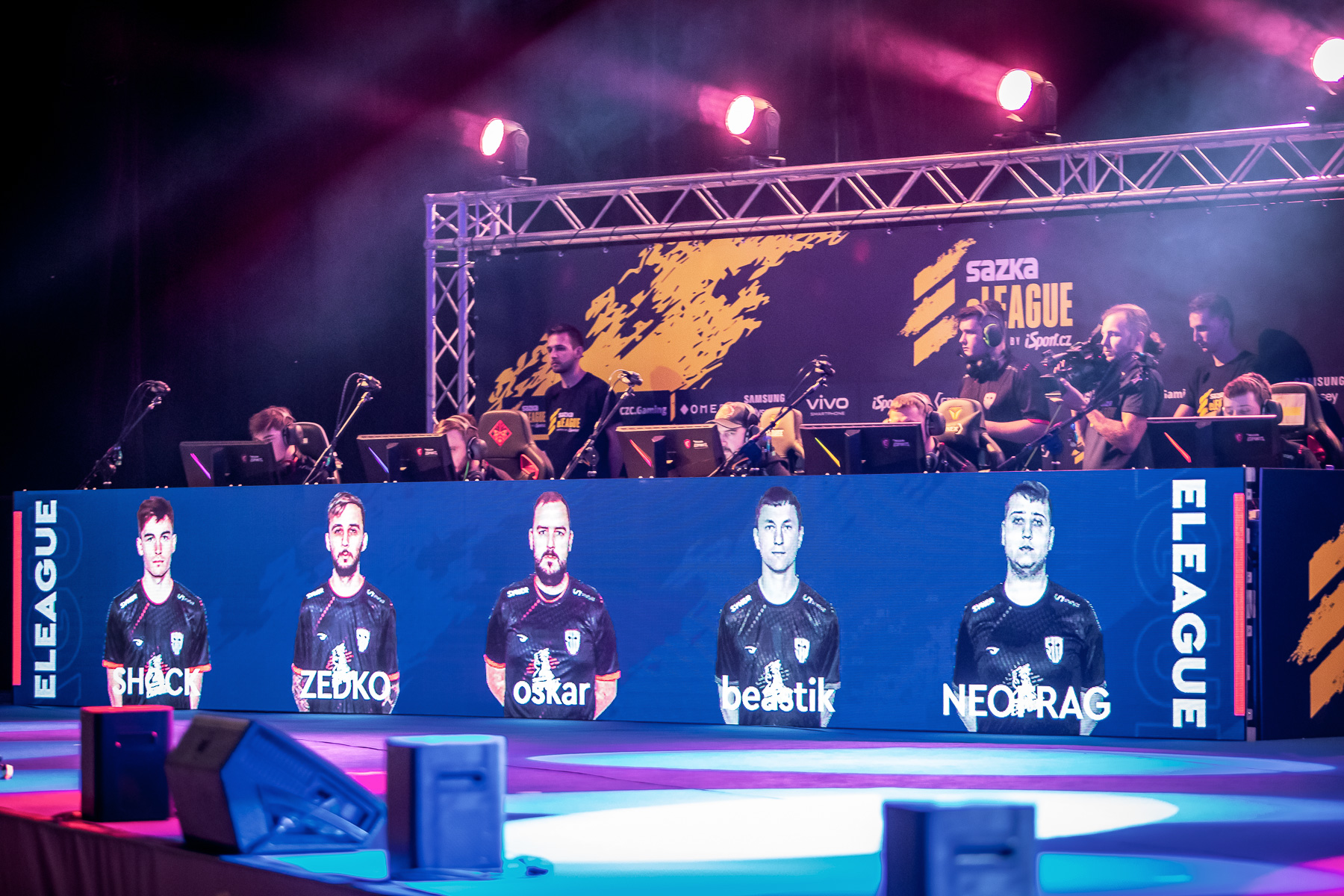 Sobota ve znamení Sazka eLEAGUE! Zápas o první místo i duel o lepší pozici do playoff