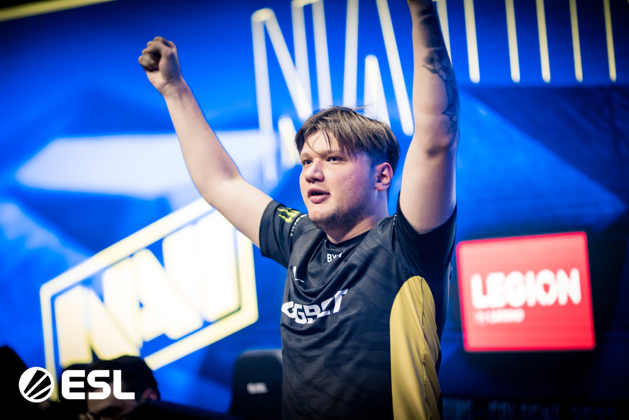 Co se děje v NAVI? s1mple posílá tajemný vzkaz, headtr1cks míří místo něj na bootcamp