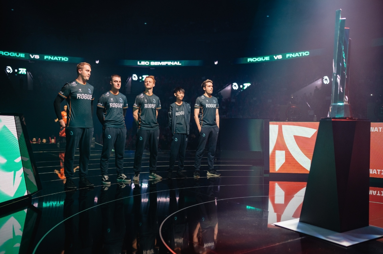 Fnatic končí letní split na třetím místě, o titul si zahrají Rogue s G2