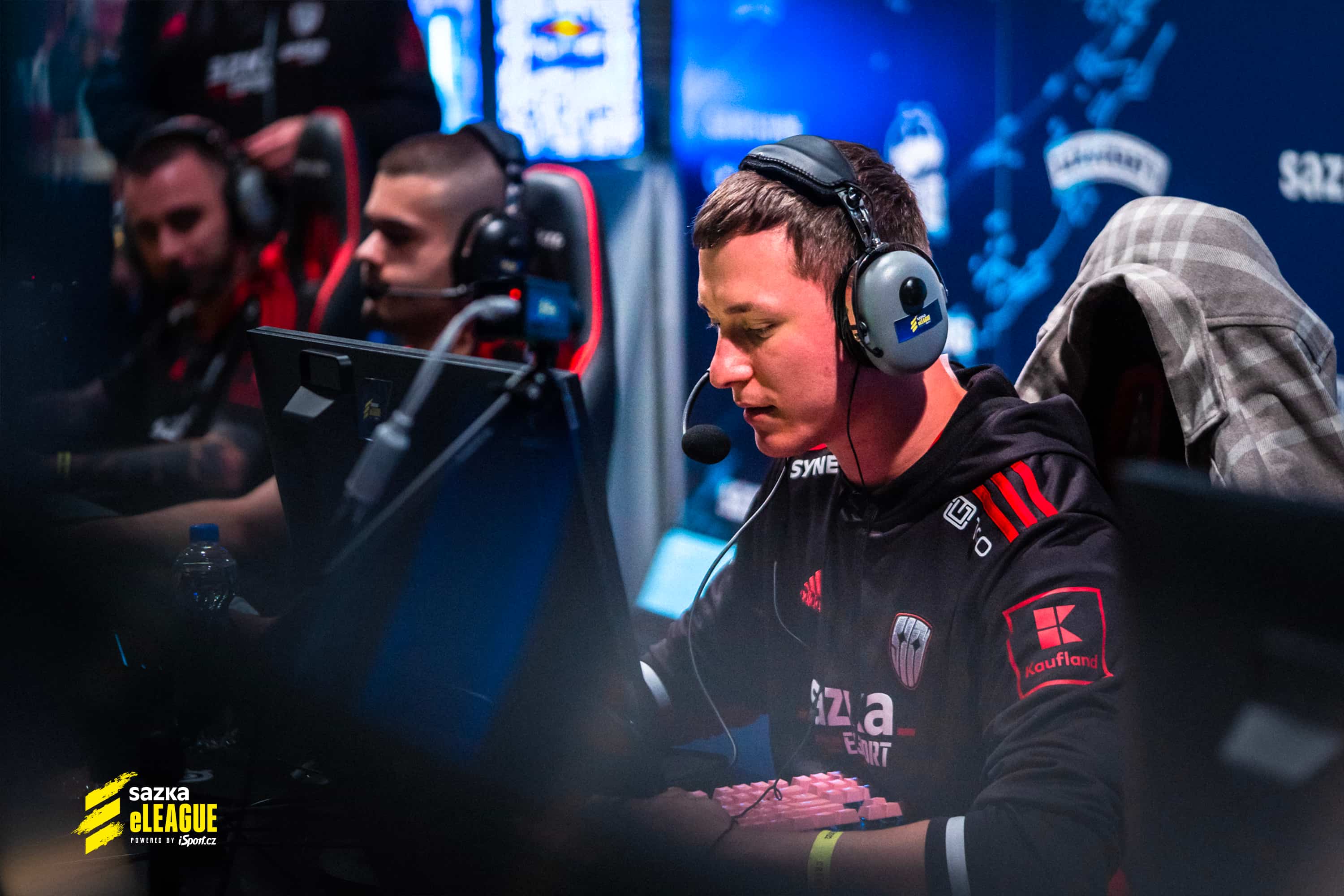 EPL Conference: SINNERS padli v těsném zápase s Falcons. KennyS zářil