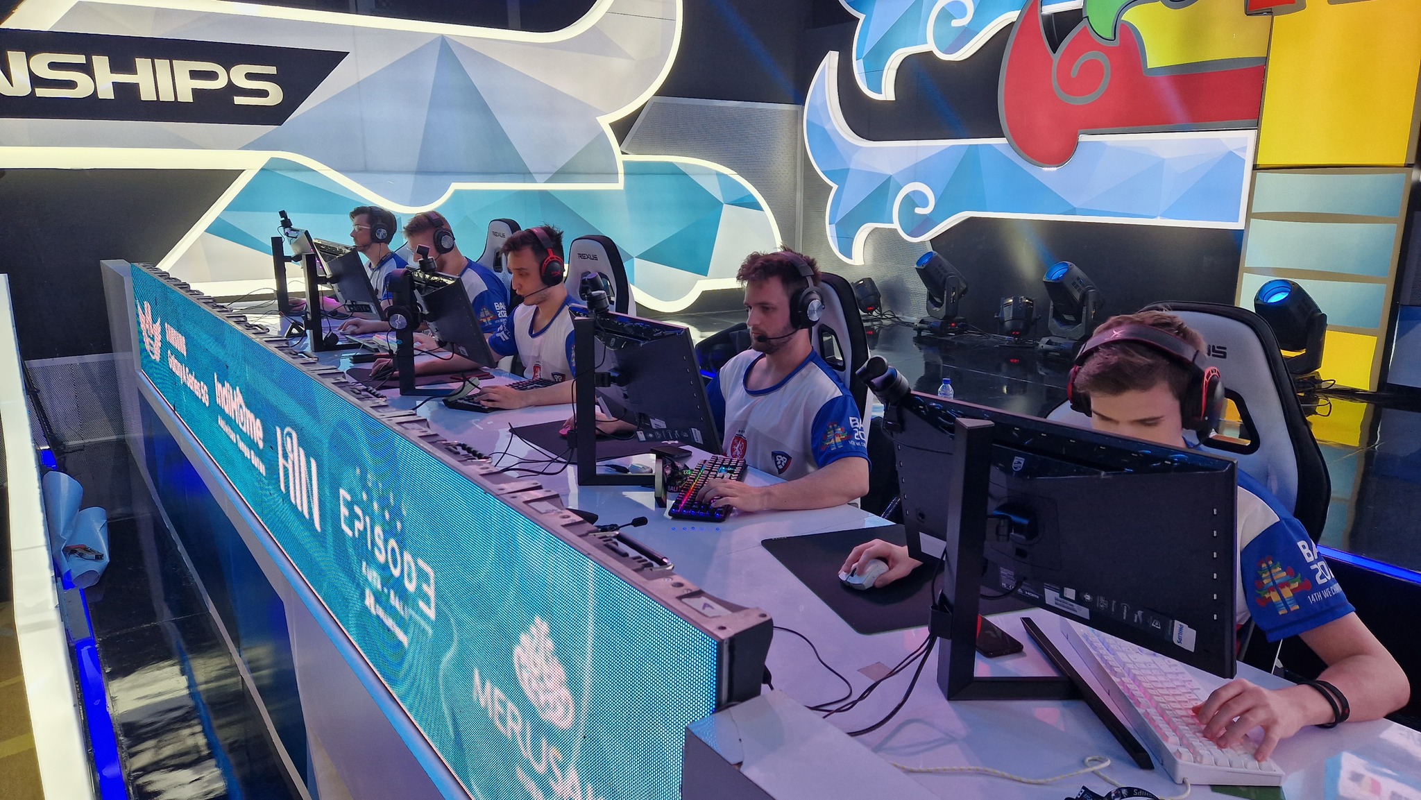 Česká reprezentace postupuje na IESF World Esports Championship 2023. Jak jsou na tom Slováci?