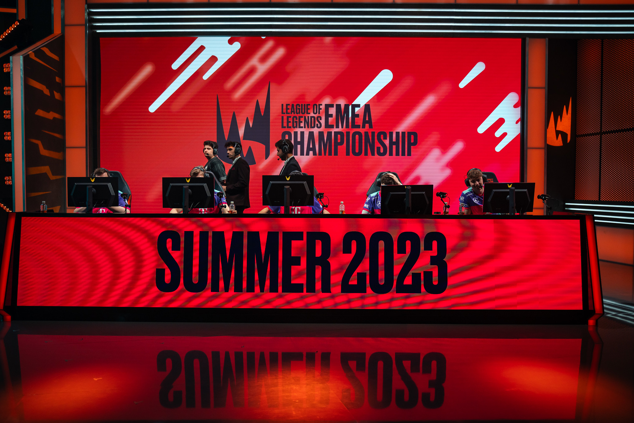 Fnatic a MAD Lions čeká souboj o přežití, postoupit chtějí i další týmy
