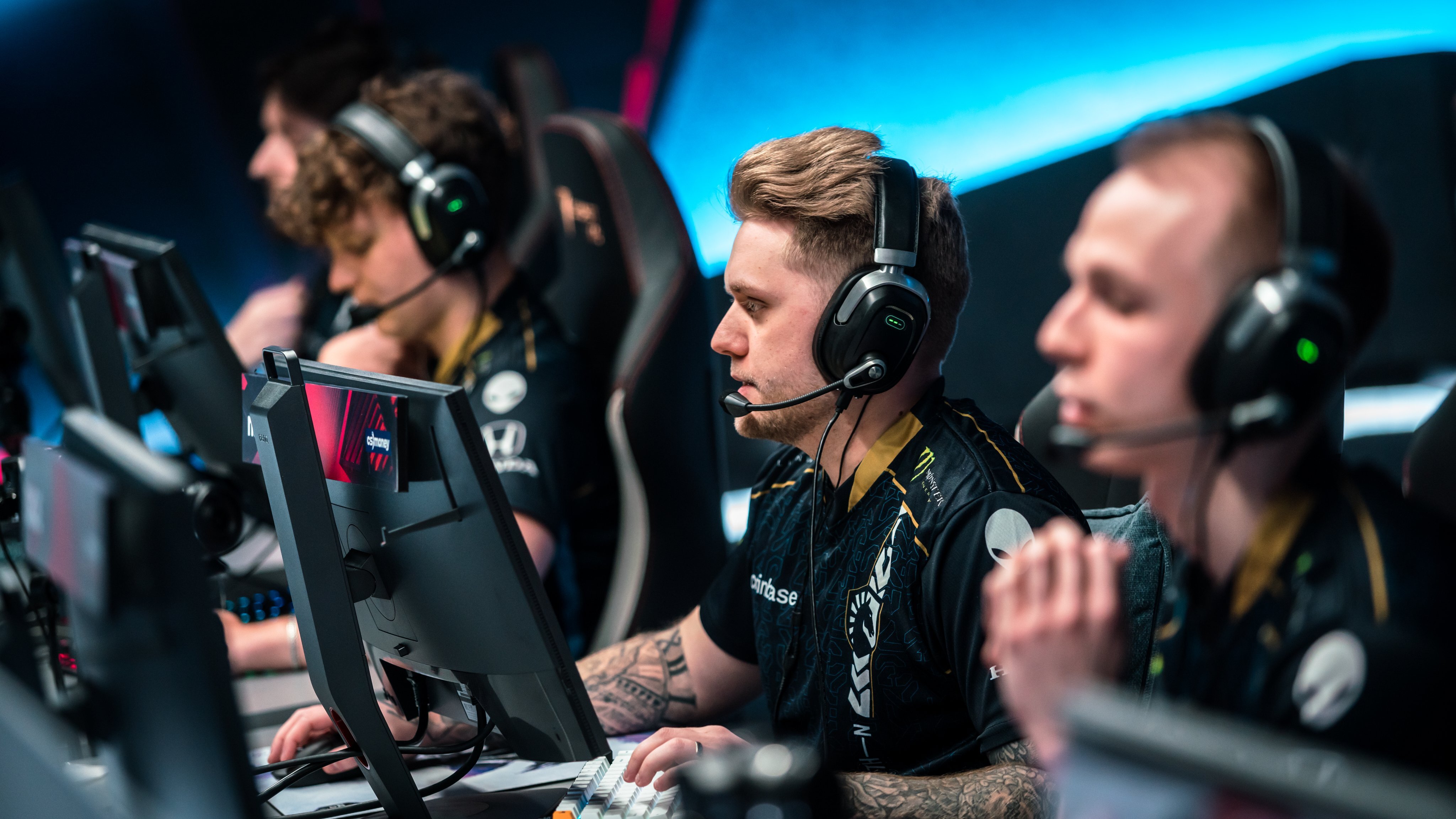 BLAST Premier Spring: Naprostý zkrat Liquid!