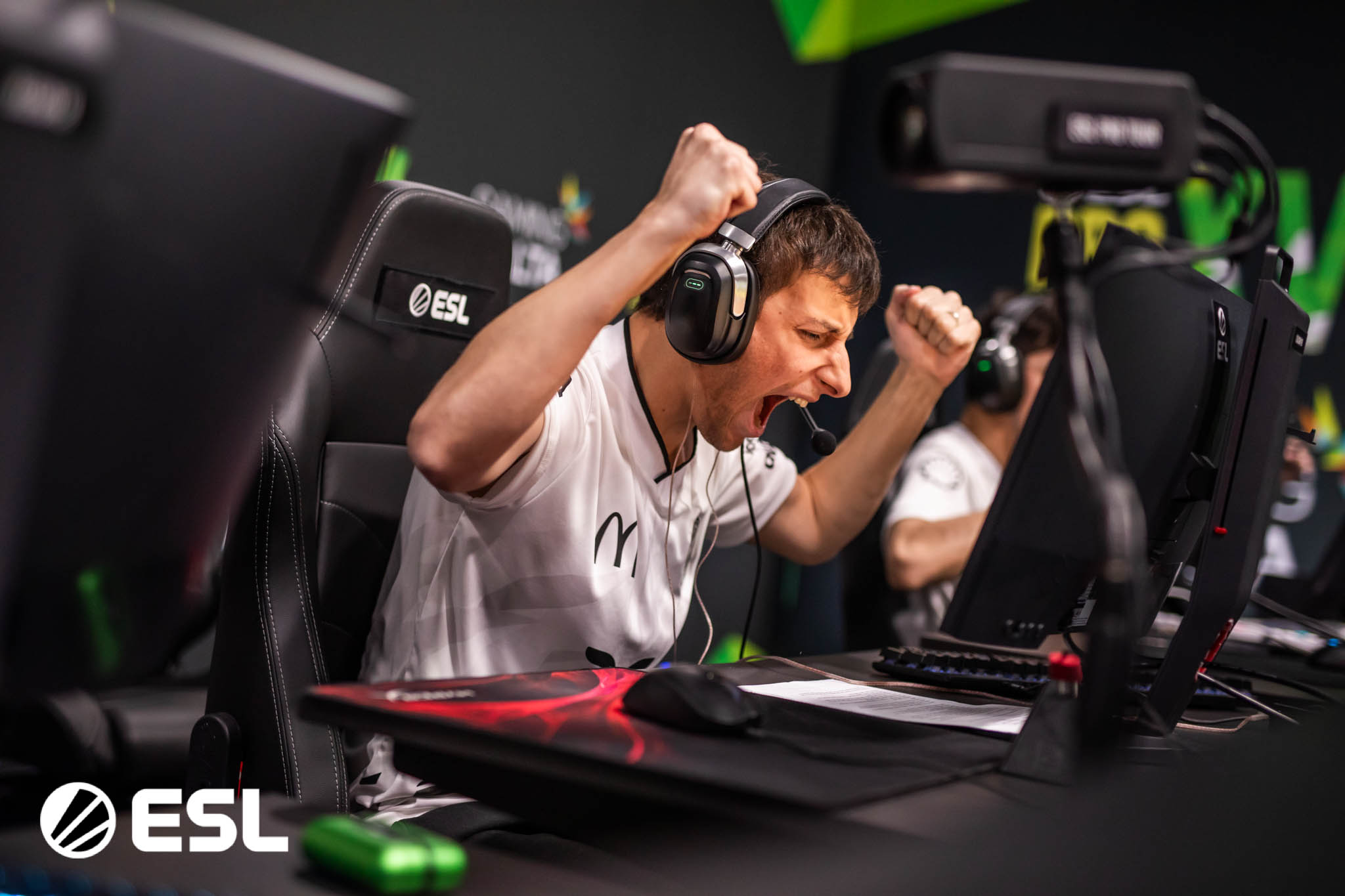9z svojí jízdu zakončili postupem do play-off ESL Pro League Season 18, Apeks vypadli
