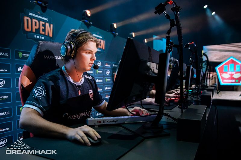 Dánská hvězda zhasla. Kjaerbye se rozhodl pověsit myš na hřebík a ve 23 letech končí kariéru