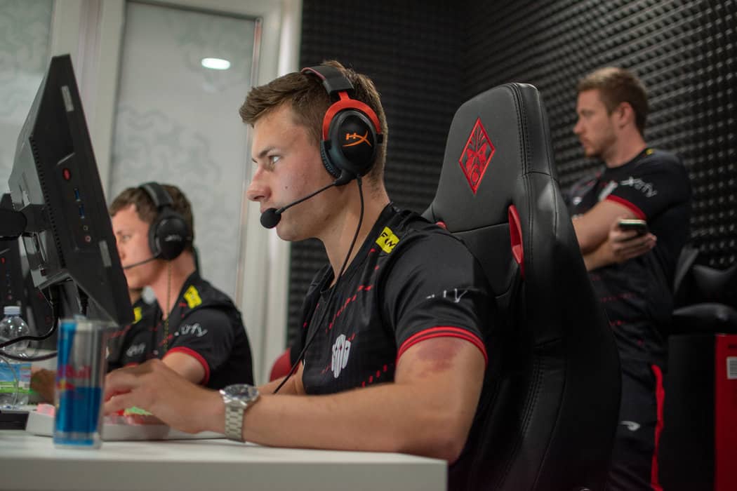 Souhrn: SINNERS prohrávají s EXTREMUM 0:2, další šance na postup je zítra
