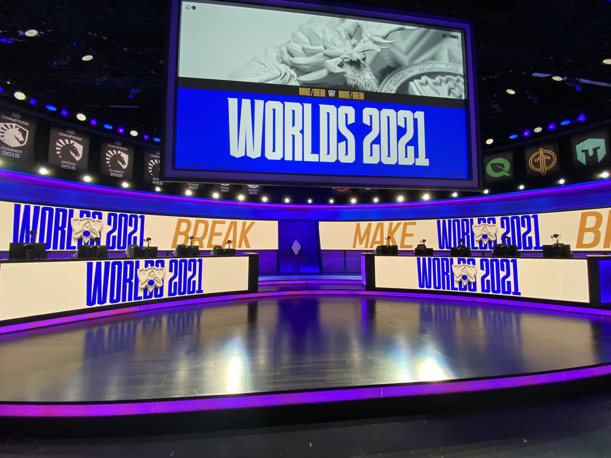 Worlds 2021 se blíží. Kdo všechno na vrcholný turnaj roku pojede?