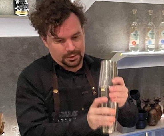 Čemu se věnuje zabanovaný Hunden nyní? Barmanství a Fortnite