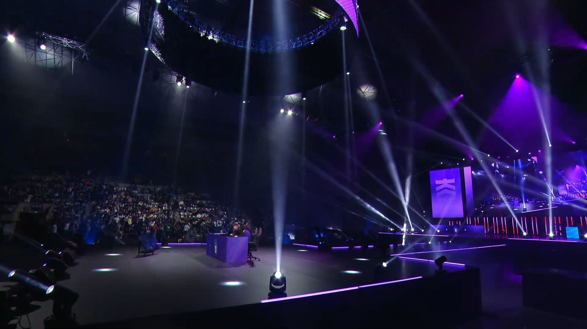 Gerard Piqué založil e-sportovou organizaci KOI, úvodní prezentaci sledovalo statisíce diváků