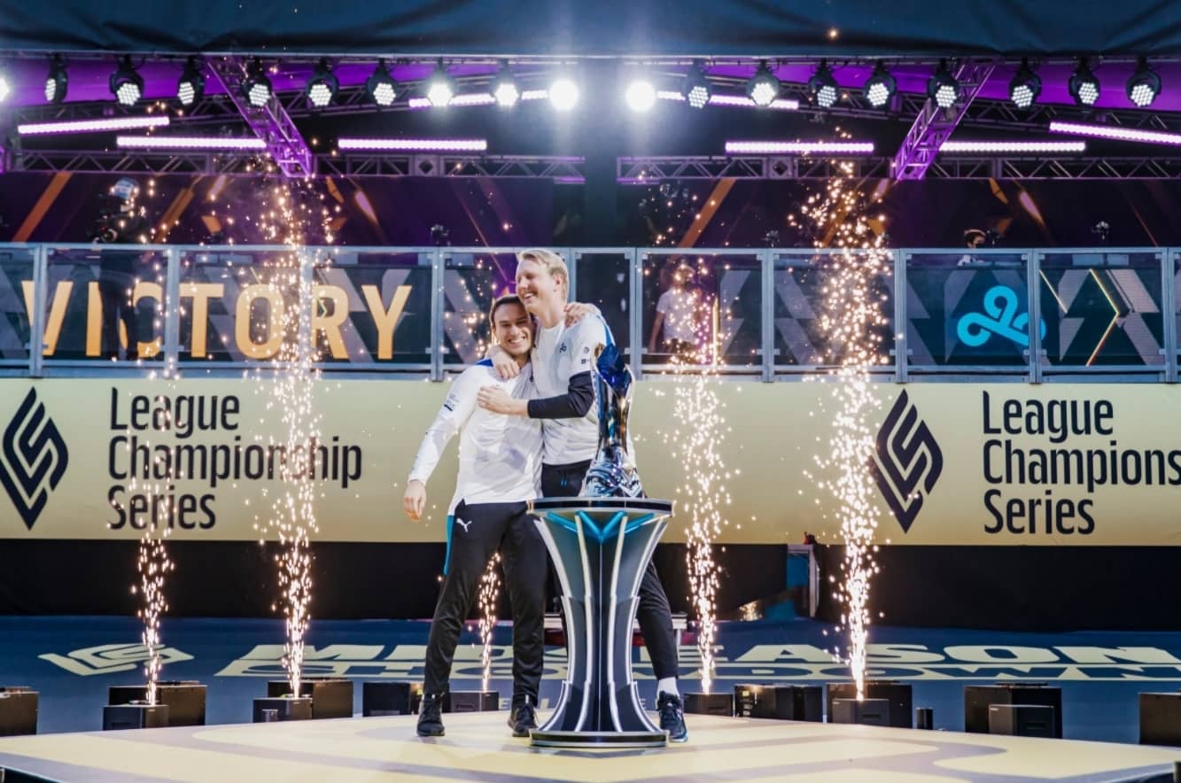 LCS Week 2: 100 Thieves a Cloud9 slaví tři výhry a jsou v čele