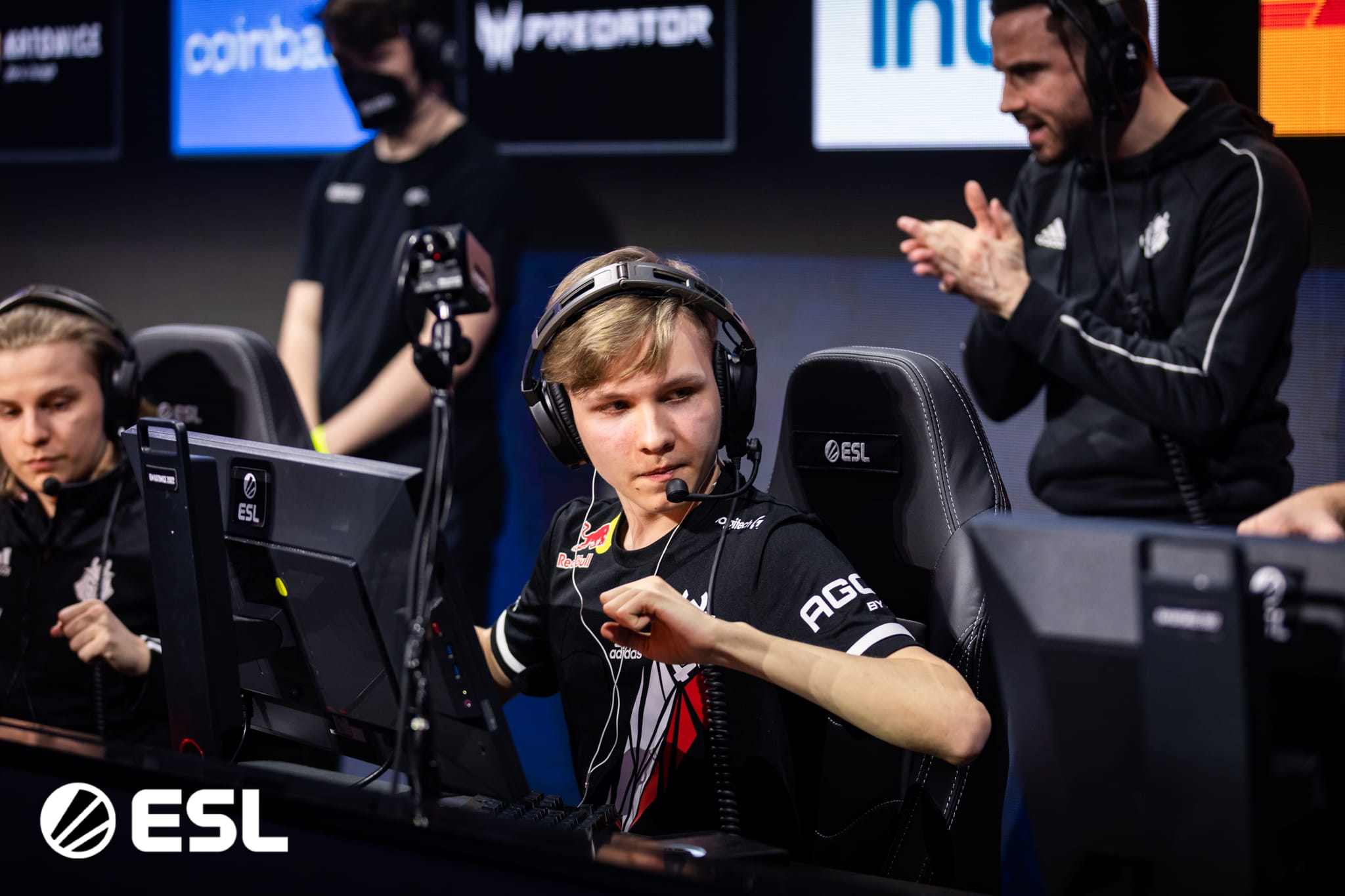 CyberSport: G2 Esports chtějí pro m0NESYho srbské občanství. Podobně přemýšlejí i NAVI
