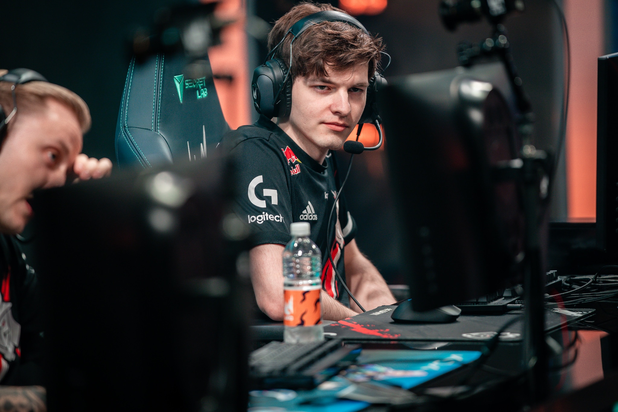 Nečekaná změna po začátku splitu. G2 našli domov pro Mikyxe a prodávají jej do EXCEL