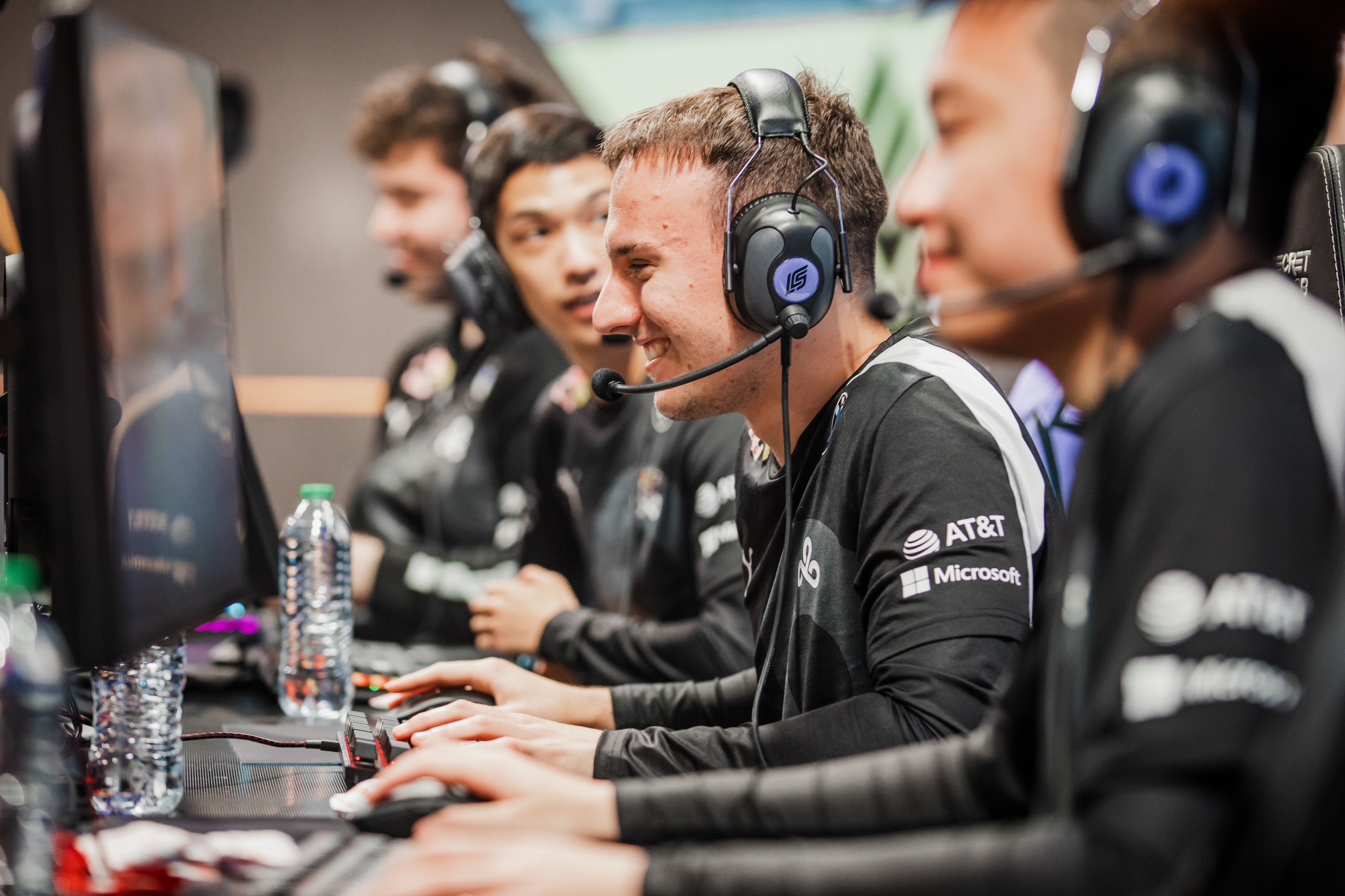 LCS Week 1: C9 dvakrát prohráli a benchnutý Alphari. TSM jdou do čela