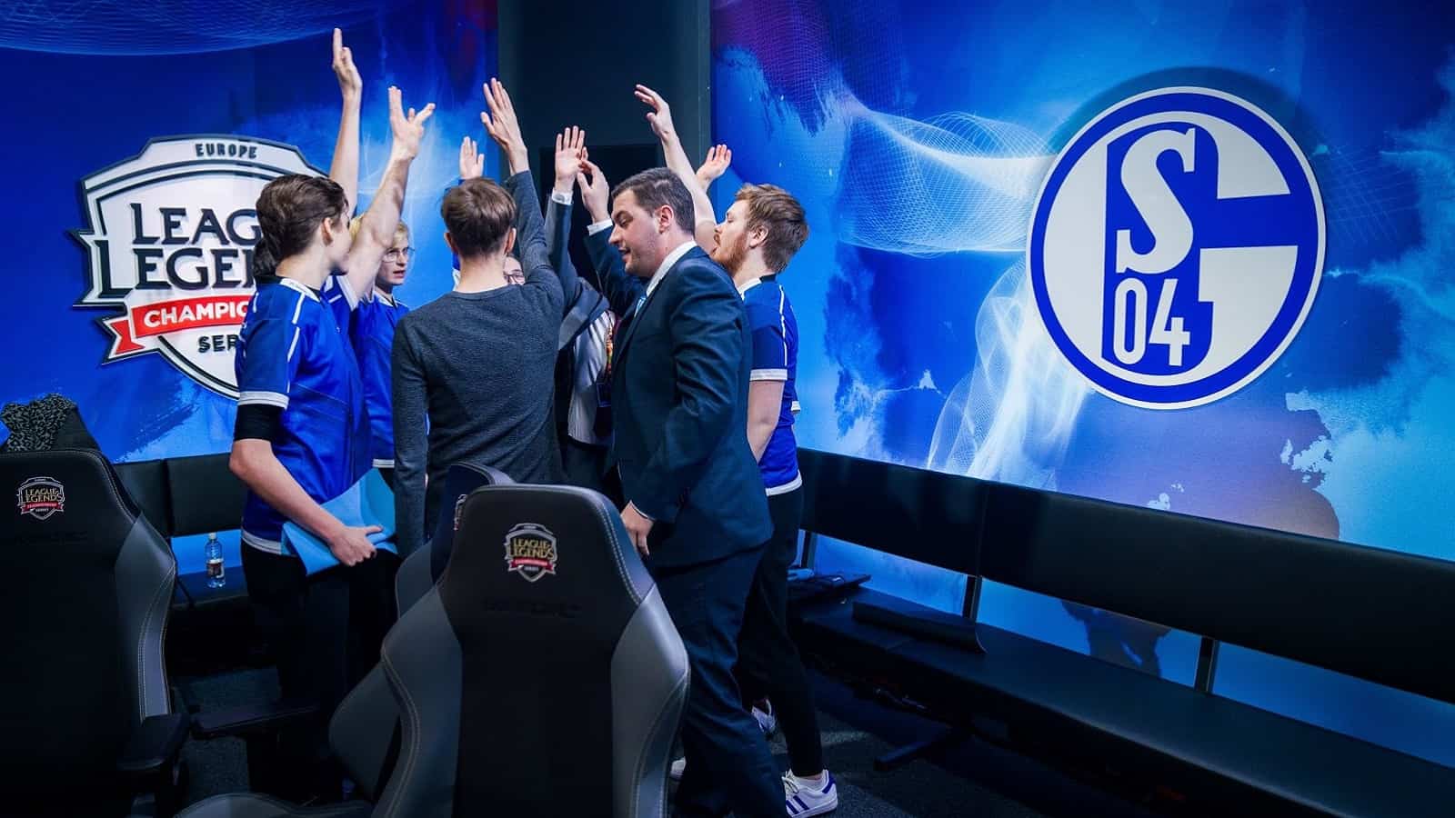 Dokument NULLFEAR popisuje cestu Schalke 04 posledním rokem v LEC